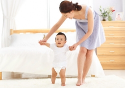 南寧月嫂公司：生了孩子請月嫂還是請婆婆來(lái)照顧，這四點(diǎn)是關(guān)鍵！
